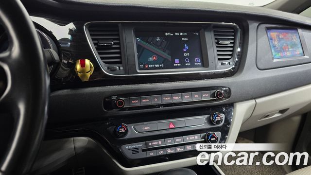 Kia Carnival 9-Seater Noblesse 2019 — фото 13