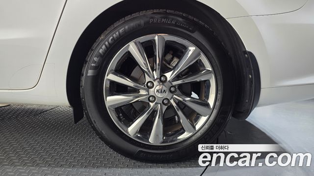 Kia Carnival 9-Seater Noblesse 2019 — фото 21