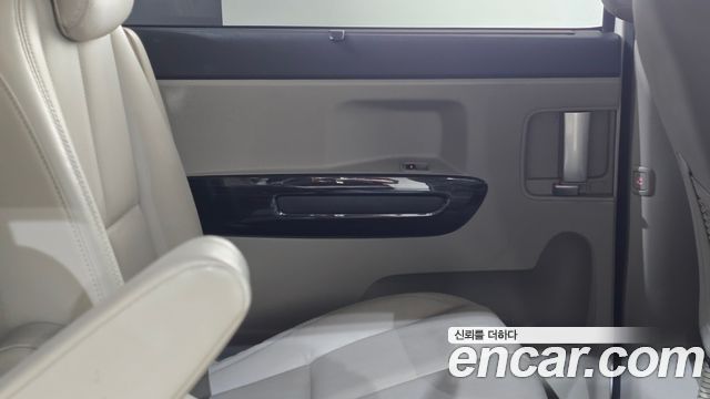 Kia Carnival 9-Seater Noblesse 2019 — фото 25