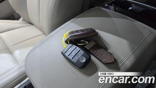 Kia Carnival 9-Seater Noblesse 2019 — фото 27