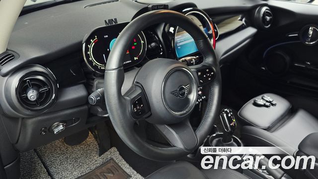 MINI Cooper Classic Third Generation 2024 — фото 14