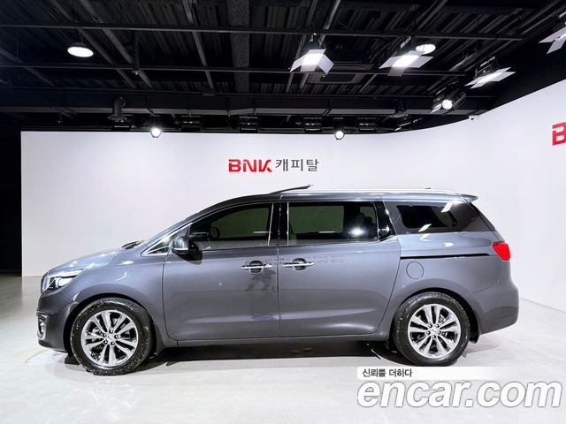 Kia Carnival 7-seater Limousine VIP 2017 — фото 3