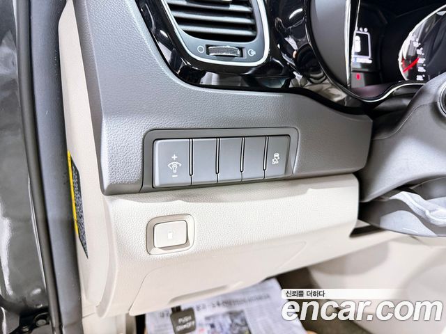 Kia Carnival 7-seater Limousine VIP 2017 — фото 9