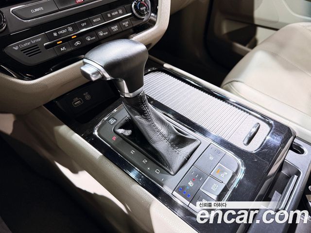 Kia Carnival 7-seater Limousine VIP 2017 — фото 10