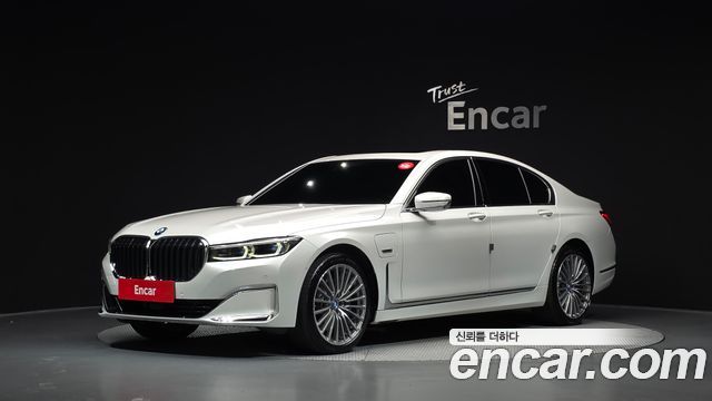 BMW 7 Series (G11) 745e iPerformance Design Pure Excellence 2022 — фото 1