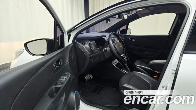 Renault Korea QM3 RE Signature 2017 — фото 10