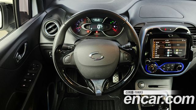 Renault Korea QM3 RE Signature 2017 — фото 13