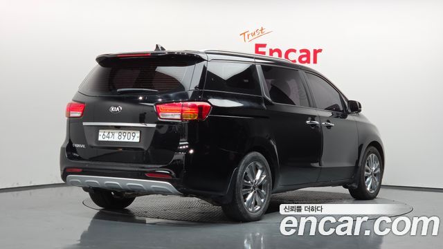 Kia Carnival 9-seater Prestige 2015 — фото 2