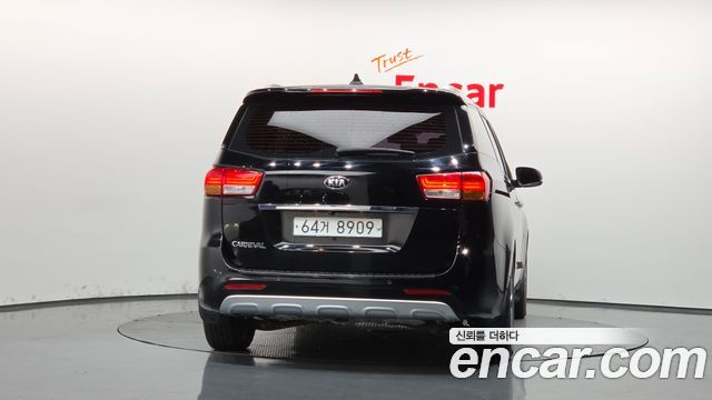 Kia Carnival 9-seater Prestige 2015 — фото 4