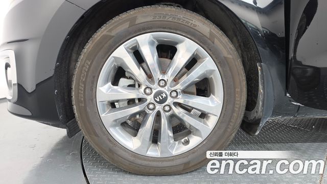 Kia Carnival 9-seater Prestige 2015 — фото 5