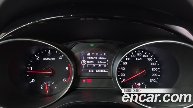 Kia Carnival 9-seater Prestige 2015 — фото 8