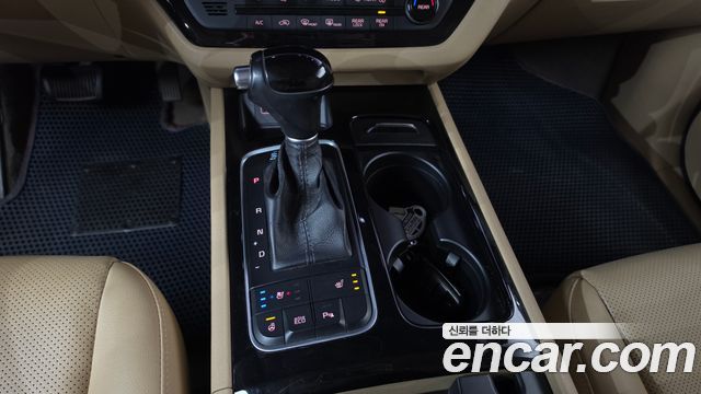 Kia Carnival 9-seater Prestige 2015 — фото 9