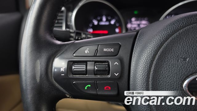 Kia Carnival 9-seater Prestige 2015 — фото 17