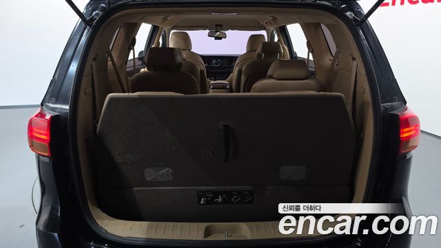 Kia Carnival 9-seater Prestige 2015 — фото 18