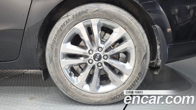 Kia Carnival 9-seater Prestige 2015 — фото 21