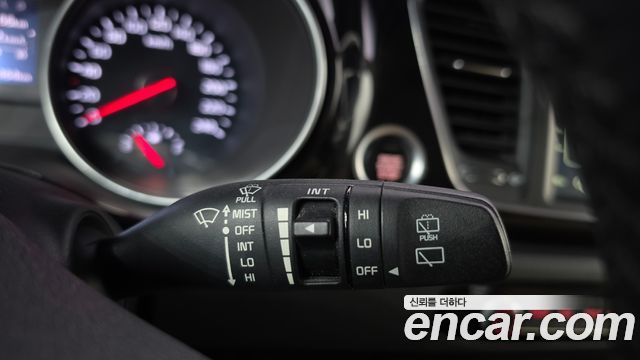 Kia Carnival 9-seater Prestige 2015 — фото 27
