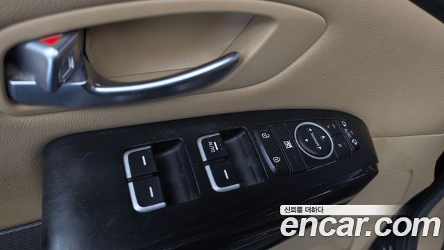 Kia Carnival 9-seater Prestige 2015 — фото 28