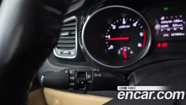 Kia Carnival 9-seater Prestige 2015 — фото 29