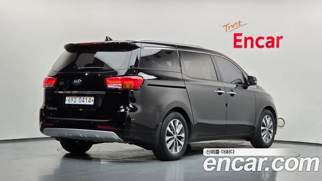 Kia Carnival 9-seater Luxury 2016 — фото 2
