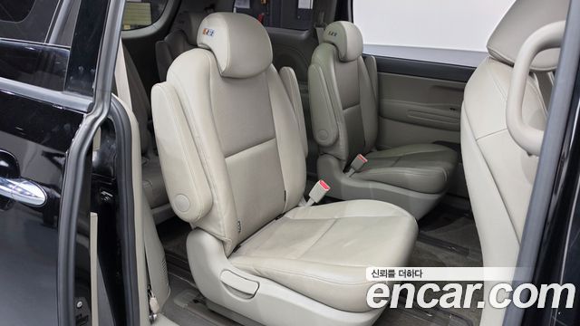 Kia Carnival 9-seater Luxury 2016 — фото 11