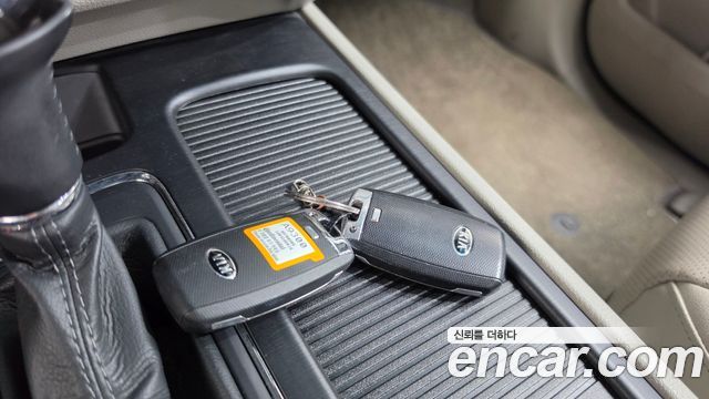 Kia Carnival 9-seater Luxury 2016 — фото 15
