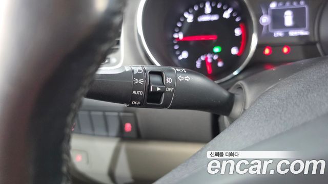 Kia Carnival 9-seater Luxury 2016 — фото 29