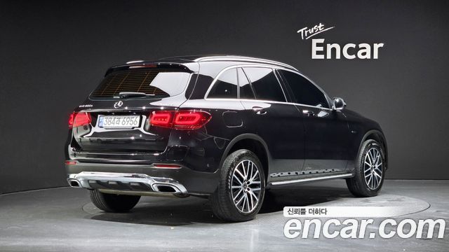 Mercedes-Benz GLC-Class (X253) GLC300e 4MATIC 2021 — фото 2