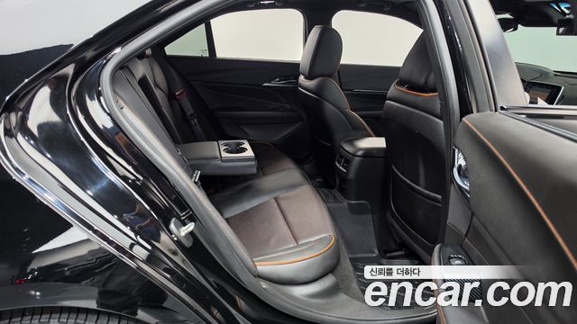 Cadillac CT4 2.0 Sport 2021 — фото 11