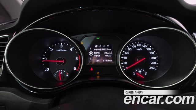 Kia Carnival 9-seater Prestige 2015 — фото 8