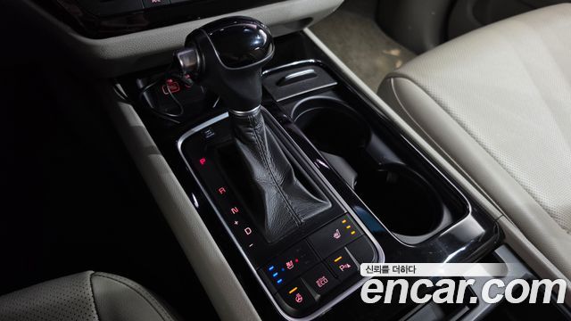 Kia Carnival 9-seater Prestige 2015 — фото 9