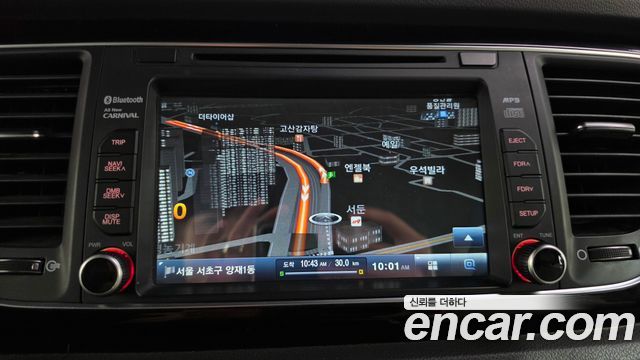 Kia Carnival 9-seater Prestige 2015 — фото 12