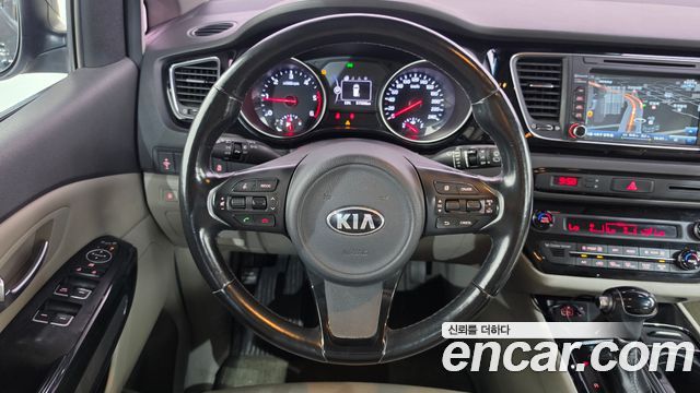 Kia Carnival 9-seater Prestige 2015 — фото 14