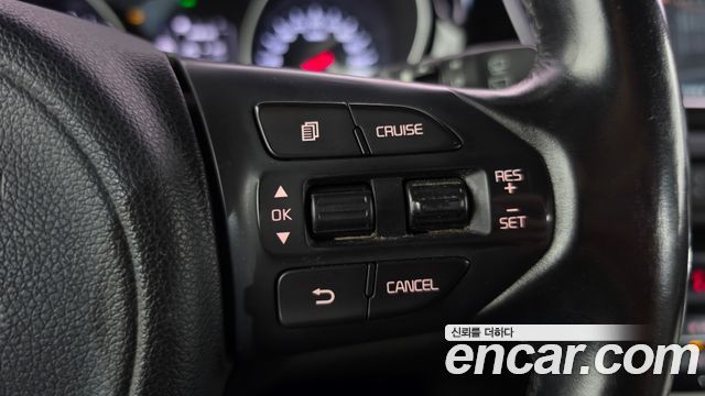 Kia Carnival 9-seater Prestige 2015 — фото 16