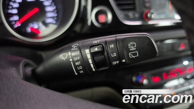 Kia Carnival 9-seater Prestige 2015 — фото 27