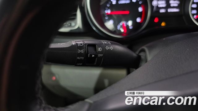 Kia Carnival 9-seater Prestige 2015 — фото 28