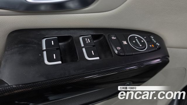 Kia Carnival 9-seater Prestige 2015 — фото 29