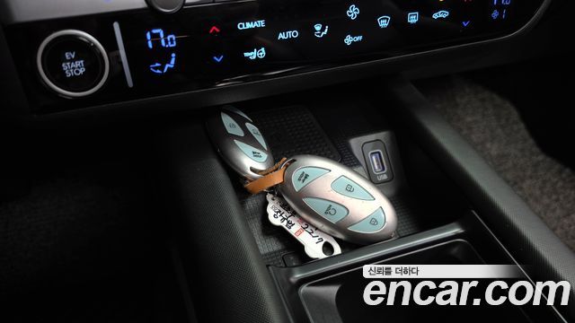 Hyundai Ioniq 6 Long Range Exclusive + 2023 — фото 19