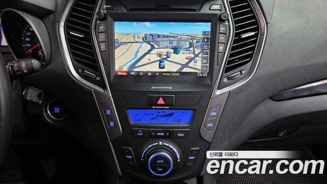 Hyundai Santa Fe (DM) Diesel(e-VGT) 2.0 2WD Premium 2013 — фото 12