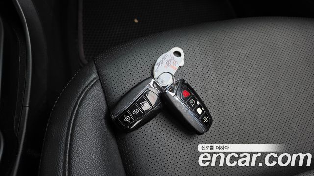 Hyundai Santa Fe (DM) Diesel(e-VGT) 2.0 2WD Premium 2013 — фото 16