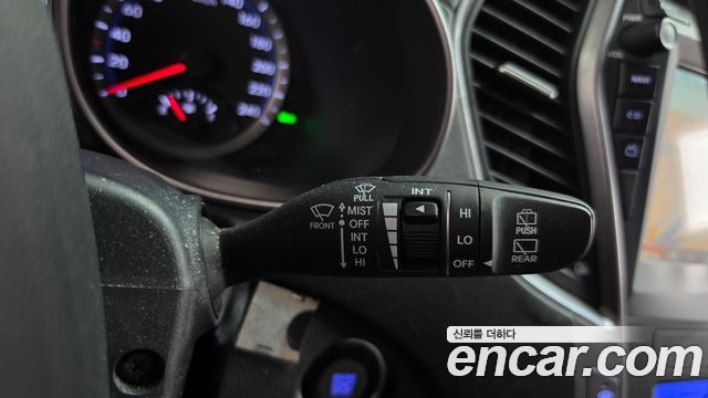 Hyundai Santa Fe (DM) Diesel(e-VGT) 2.0 2WD Premium 2013 — фото 19