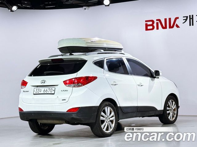 Hyundai Tucson ix Diesel 2WD LX20 Luxury 2012 — фото 2