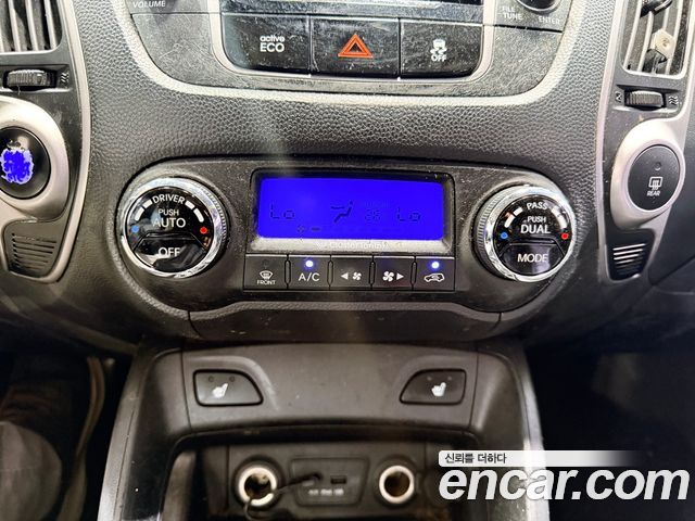Hyundai Tucson ix Diesel 2WD LX20 Luxury 2012 — фото 10