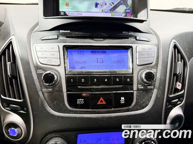 Hyundai Tucson ix Diesel 2WD LX20 Luxury 2012 — фото 15