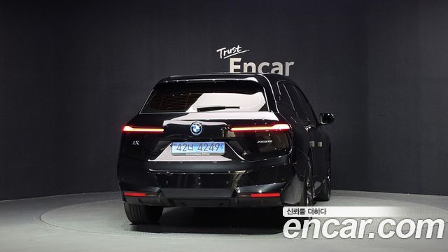 BMW iX xDrive50 Sport Special Edition 2025 — фото 4