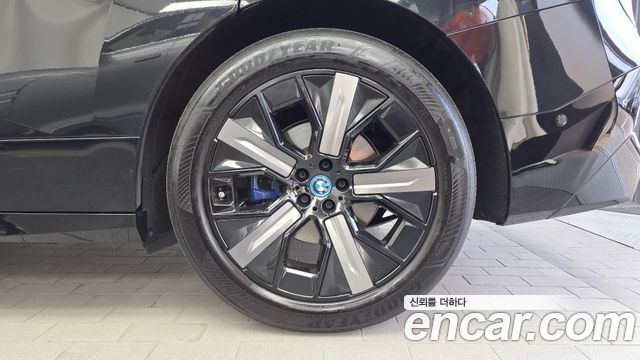 BMW iX xDrive50 Sport Special Edition 2025 — фото 21