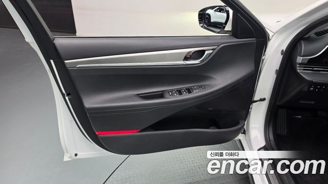 Hyundai Grandeur (IG) 2.5 Premium 2022 — фото 24