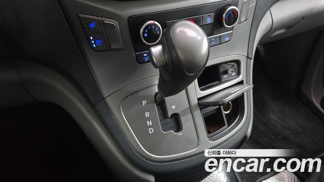 Hyundai Grand Starex 5-Seater VAN Modern 2017 — фото 9