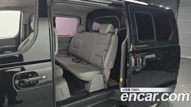 Hyundai Grand Starex 5-Seater VAN Modern 2017 — фото 11