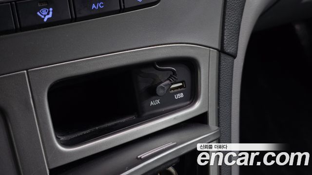 Hyundai Grand Starex 5-Seater VAN Modern 2017 — фото 12