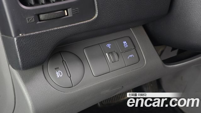 Hyundai Grand Starex 5-Seater VAN Modern 2017 — фото 20